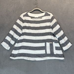 Habitat Clothes to Live In M Striped Crinkle Top Gray White Pocket 3/4 Sleeve